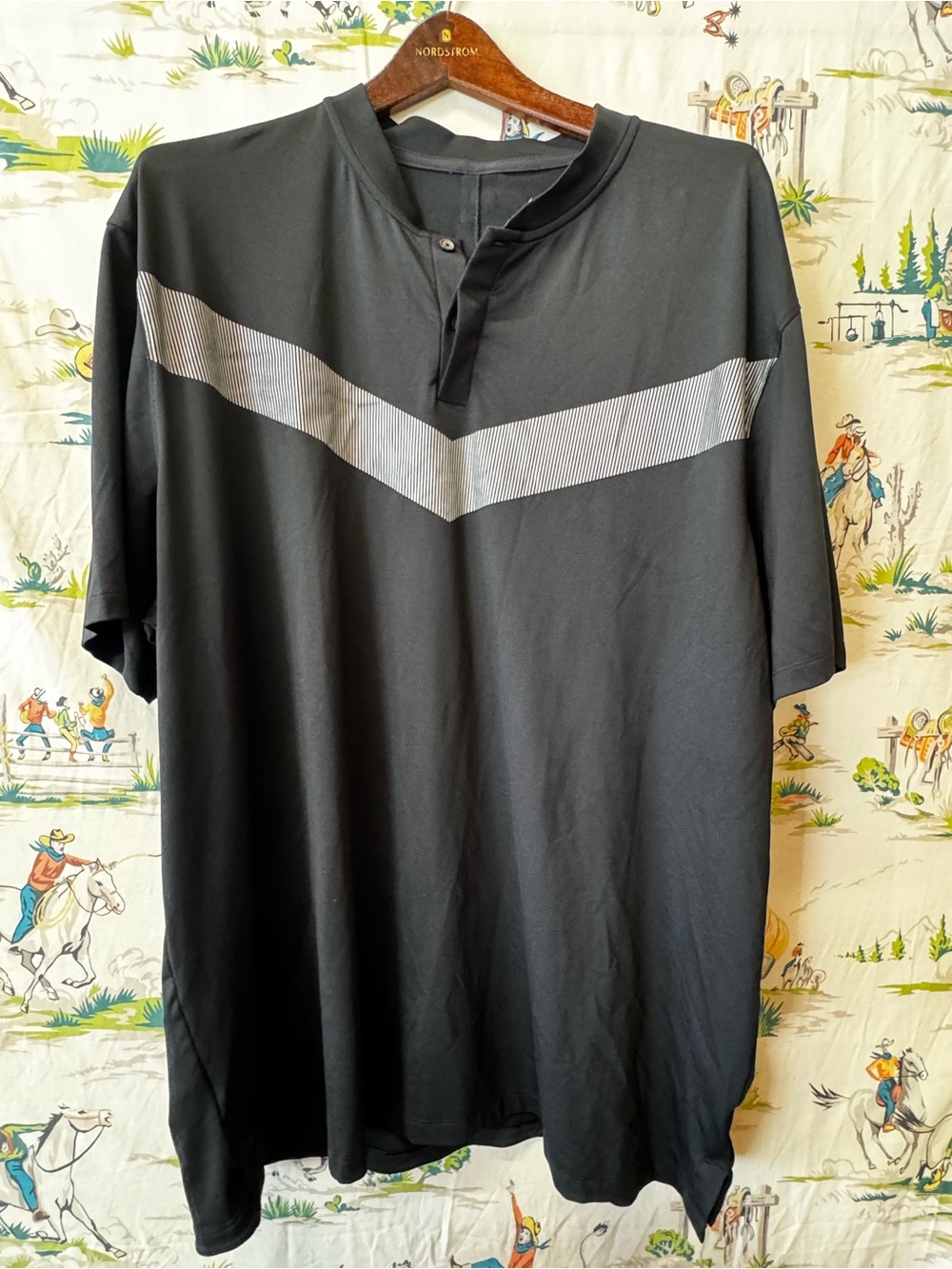 Nike Dri-Fit Men's Black Henley Shirt with Chevron Stripe size XXL